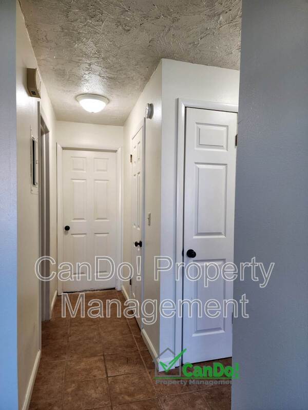 Building Photo - 230 Carol Dr