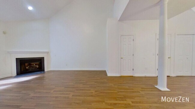 Building Photo - 5006 Carleton Dr
