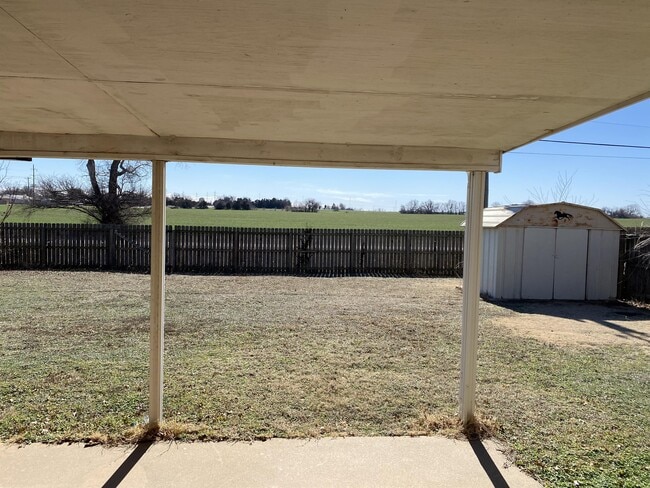 Building Photo - 2413 Robin Ridge