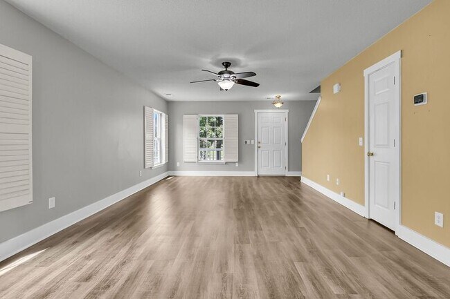 Building Photo - 403 Dovetail Cir
