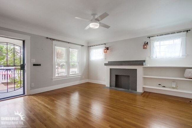 Building Photo - Charming 3Bdm 2Ba Home Located in the Norm...