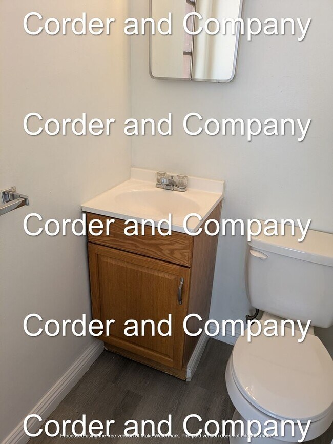 Building Photo - 211-1211 Adams St NE