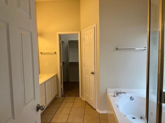 Building Photo - 3818 English Oak Dr
