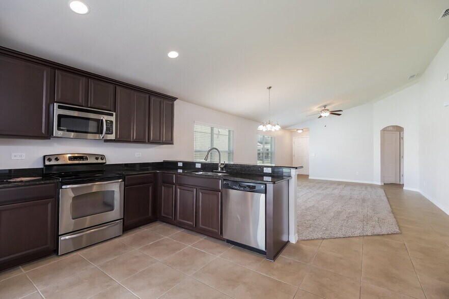 Building Photo - 907 Muirwood Way