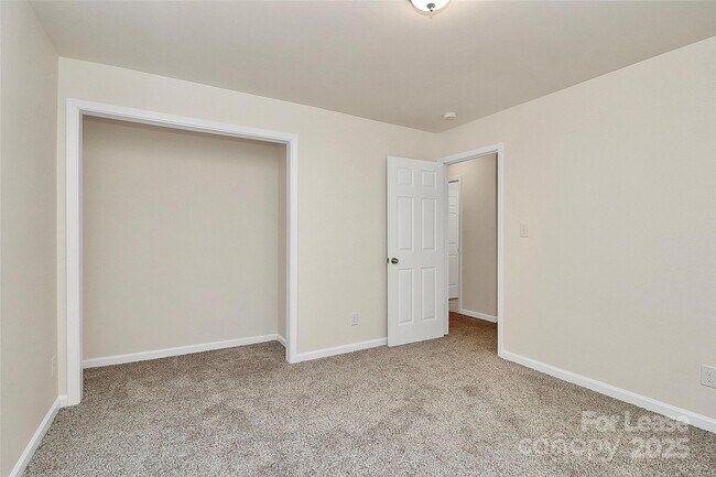 Building Photo - 518 Echodale Dr