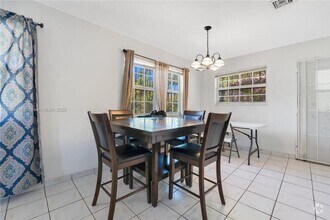 Building Photo - 2 bedroom in Miami FL 33138