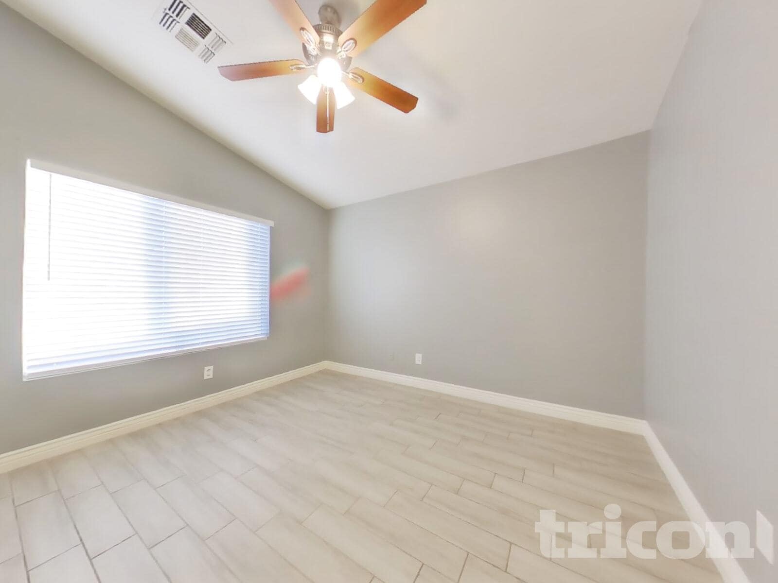 Building Photo - 8610 W Echo Ln