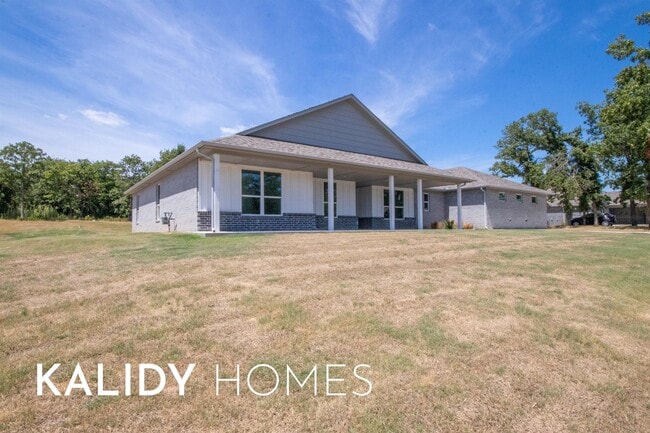 Building Photo - 1715 Kalidy Dr
