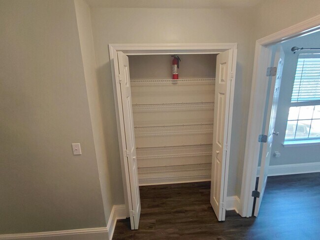 Building Photo - 2633 Fenwood Ct