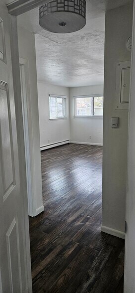 Building Photo - 2221 Cooper Ave