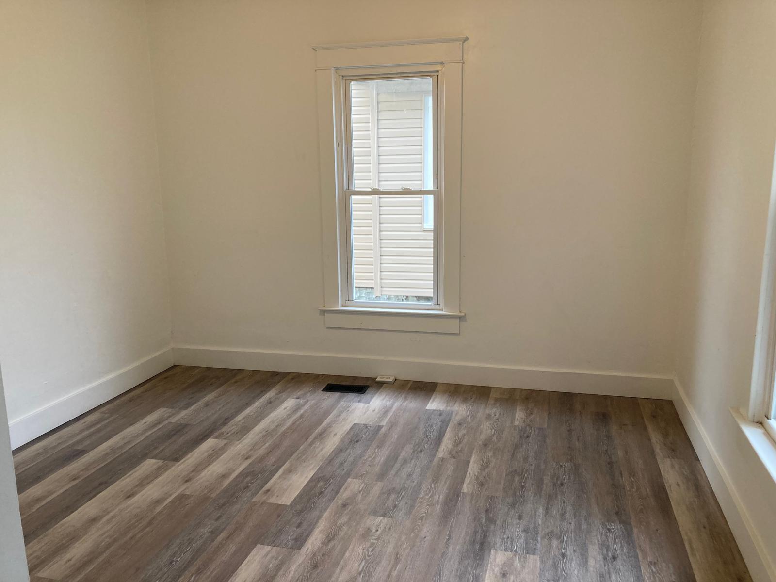Master Bedroom - 838 N Metcalf St