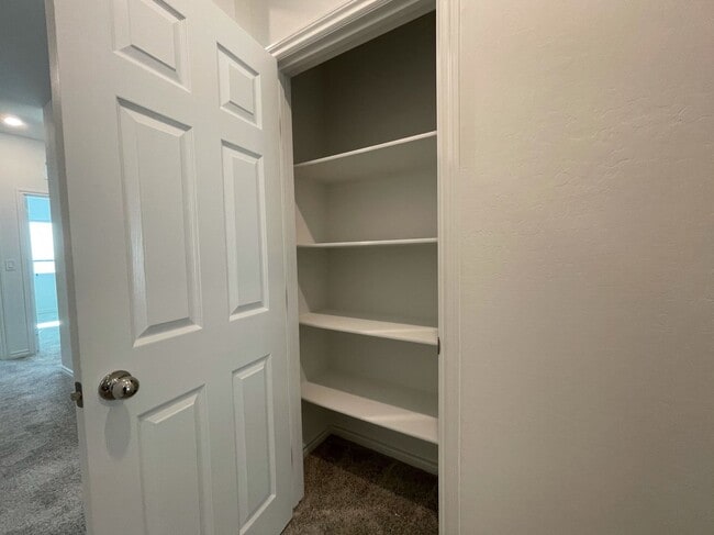 Building Photo - GATED 3 BED 2.5 BATH 2 CAR GARAGE + LOFT IN NORTH LAS VEGAS