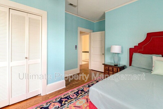 Building Photo - 206 Nun St