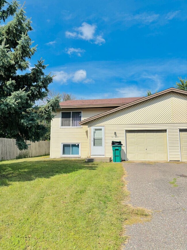 Building Photo - 6124 73rd Ave N