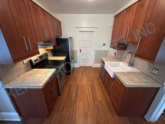 Building Photo - LOCATING OCCUPANTS FOR THE HOMEOWNER! Charming 3-Bedroom Haven with Spacious Living in the Heart ...