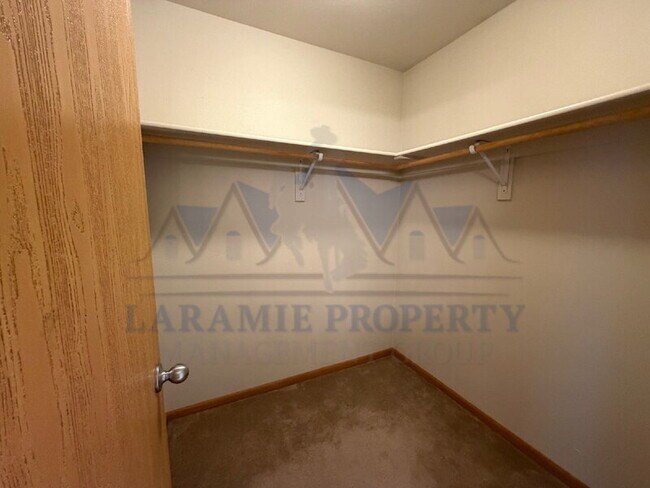 Building Photo - 517 Mitchell St