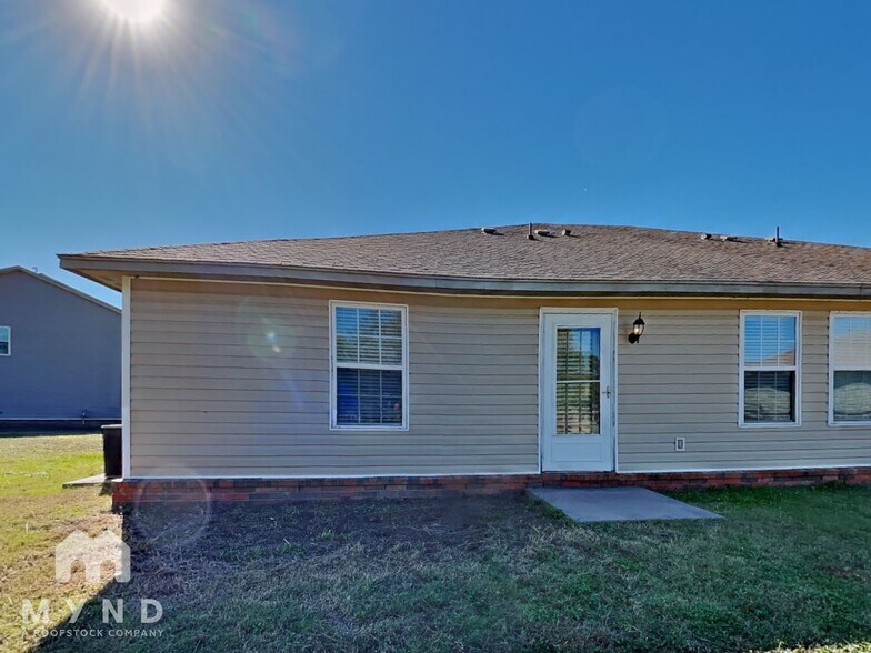 Building Photo - 3514 E Fairmont St