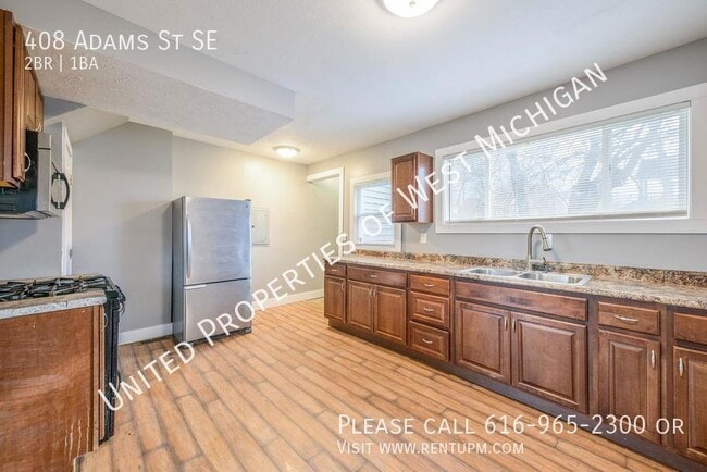 Building Photo - 408 Adams St SE