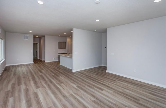 Building Photo - TONS OF LIVING SPACE!! 3 Bedrooms and 3 Bathrooms in Carlisle!