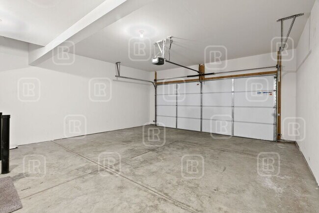 Building Photo - 14321 E 13th Ave