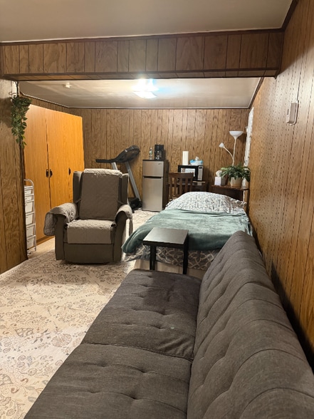 Building Photo - 77 Anderson Ave