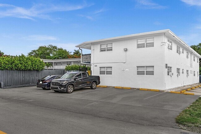 Building Photo - 626 SW 14th Ave
