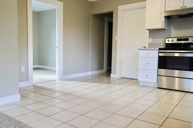 Building Photo - Recently Remodeled 3 bedroom 2 bath Home - Close to State Capitol - On BUS LINE