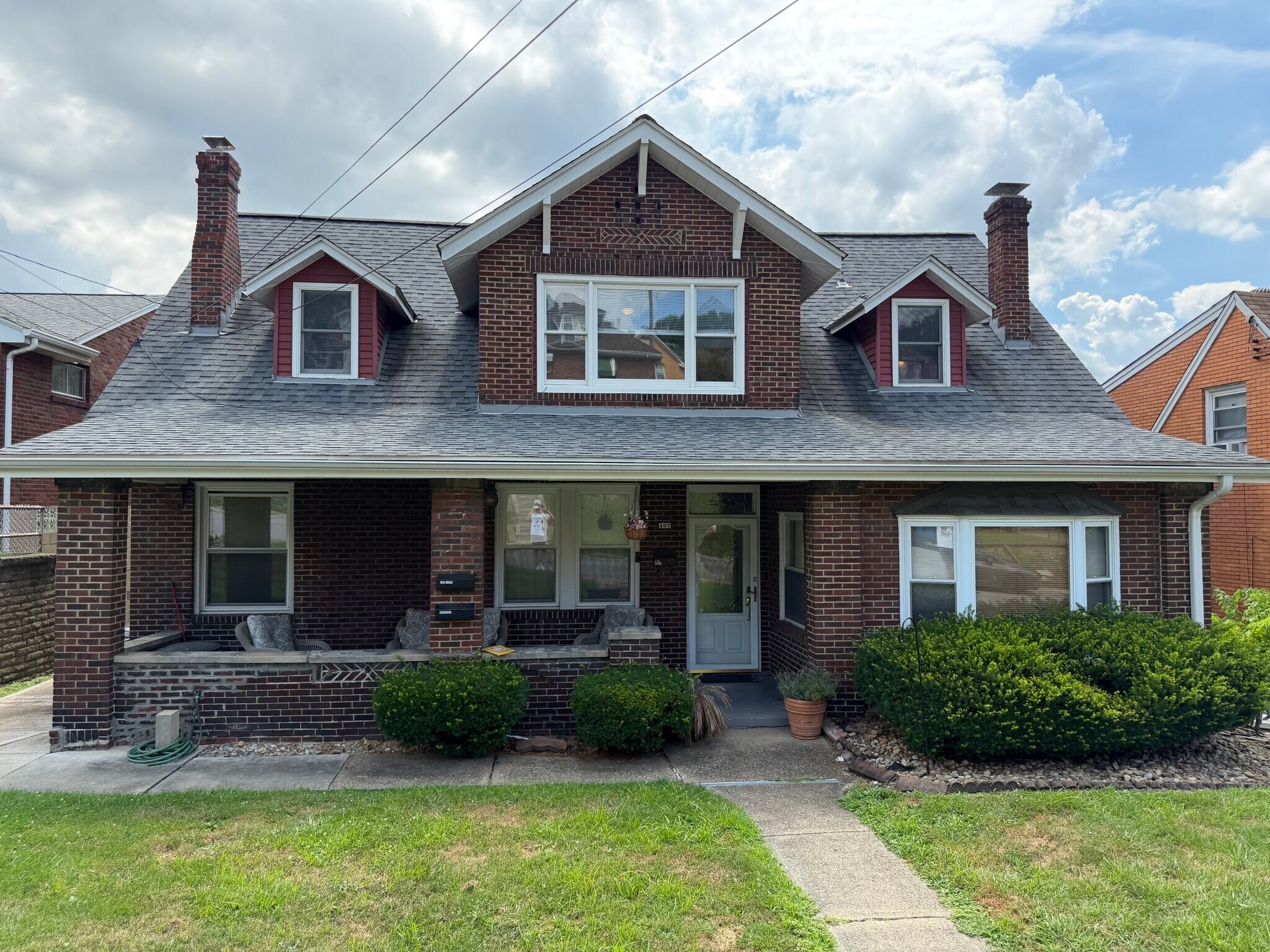 Building Photo - 407 Elm Rd