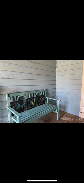 Building Photo - 3300 Selwyn Farms La