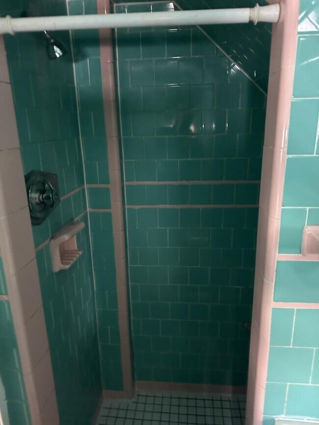 Building Photo - 10 March St