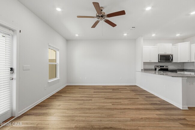 Building Photo - 1749 Jakes Dr