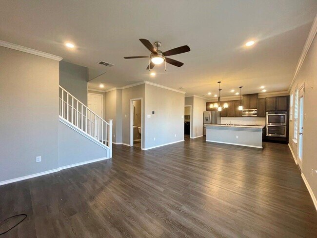 Building Photo - 16612 Brogan Ln