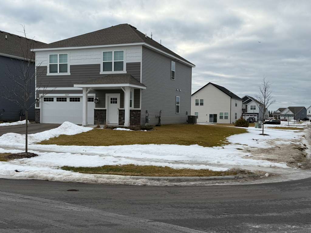 Building Photo - 10604 Heron Ave S