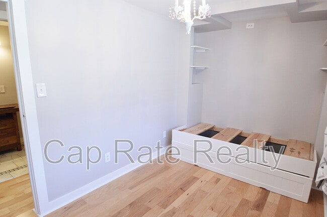 Building Photo - 216 Cherrington Rd