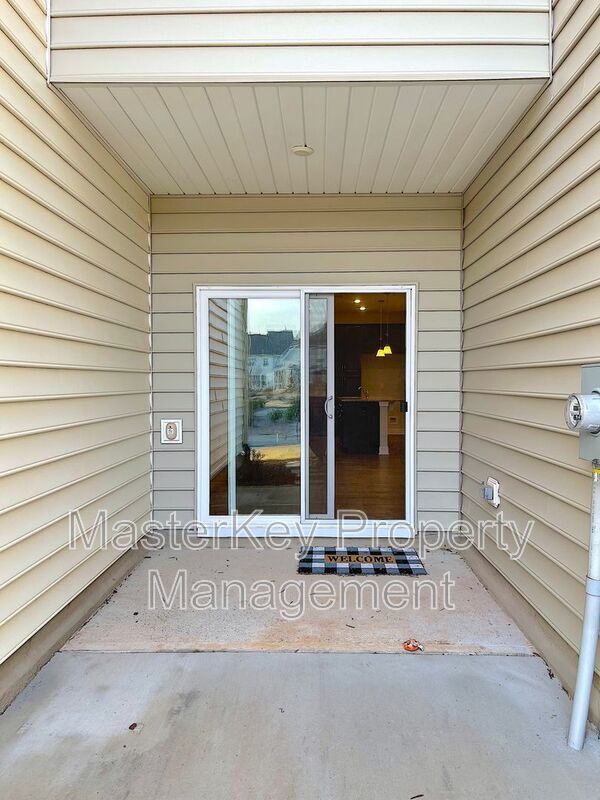 Building Photo - 1328 Farm Pond Trail