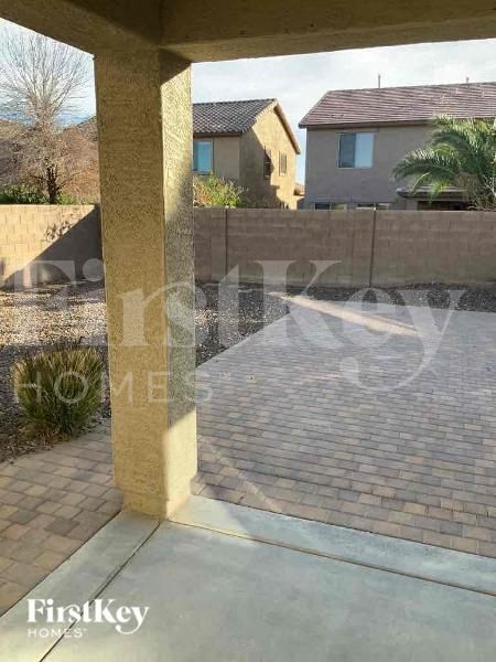 Building Photo - 18021 W Sunnyslope Ln