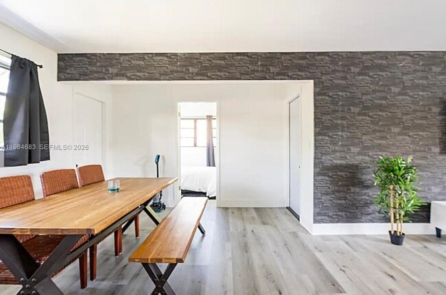 Building Photo - 1200 NW 18th Ct