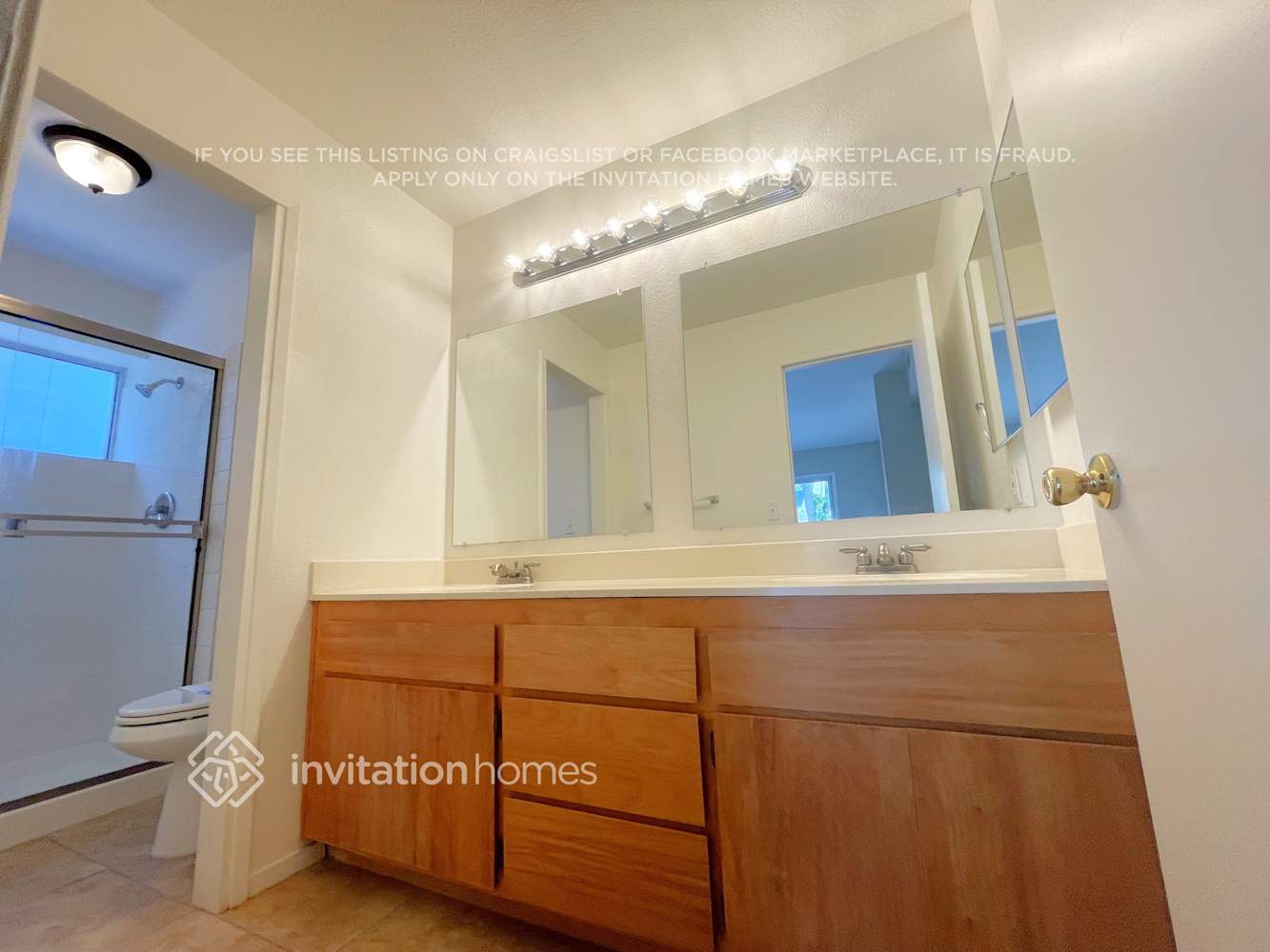 Building Photo - 303 Hampshire Ct