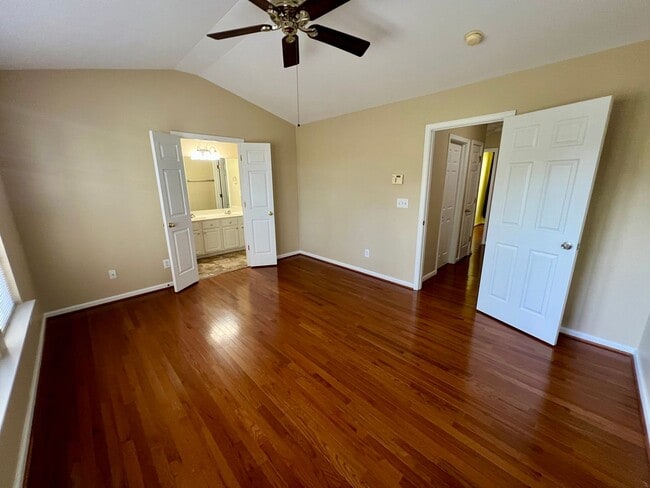 Building Photo - 413 Ruby Walk Dr