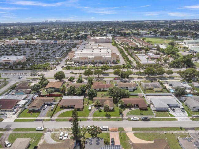 Building Photo - 2860 NW 184th St