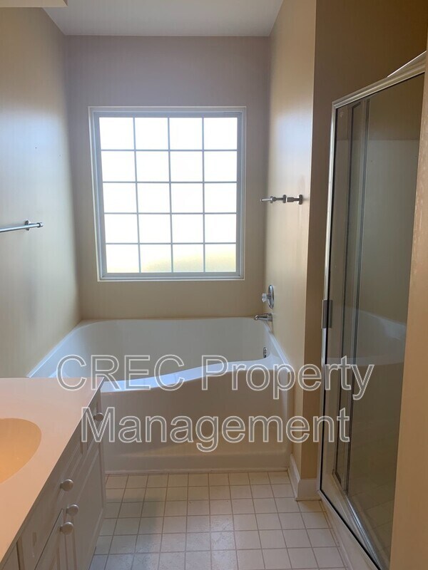 Building Photo - 1415 Belcourt Ln