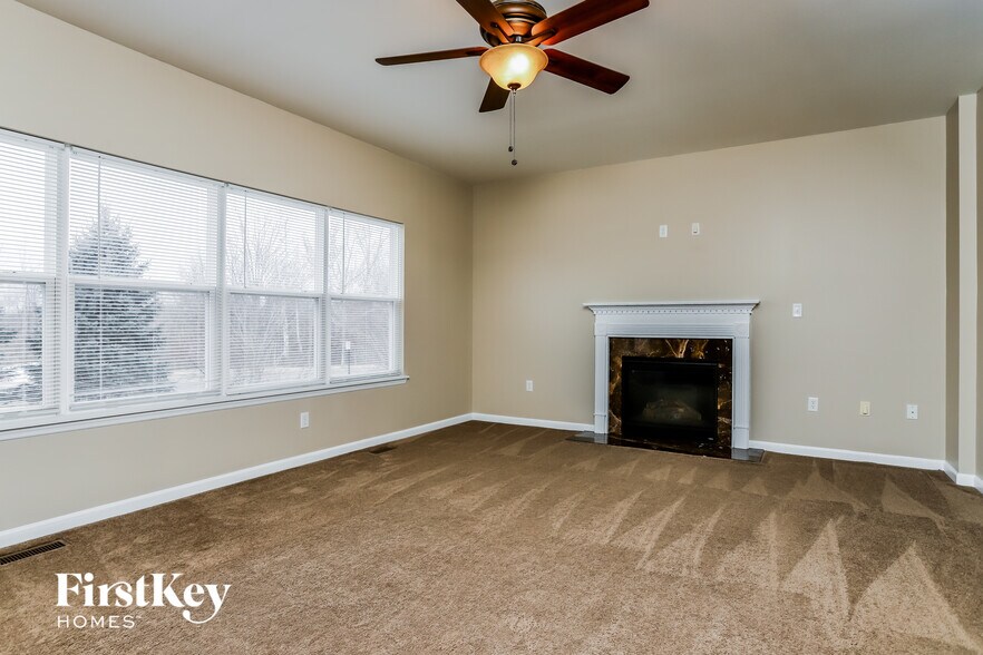 Building Photo - 700 Phoenix Way