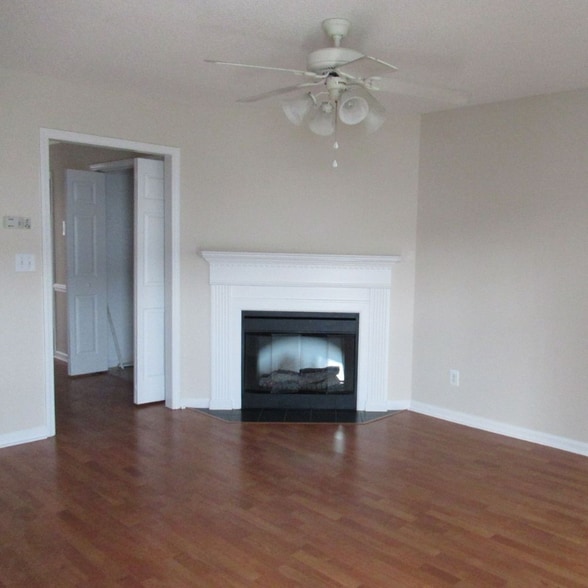 Building Photo - 3959 Sterling Pointe Dr