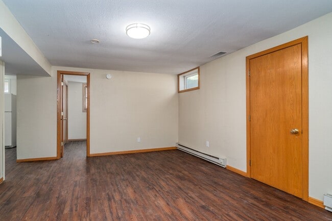 Building Photo - Single Family Home - Located Near Campus