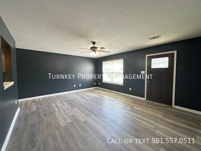 Building Photo - 2919 Gage Dr
