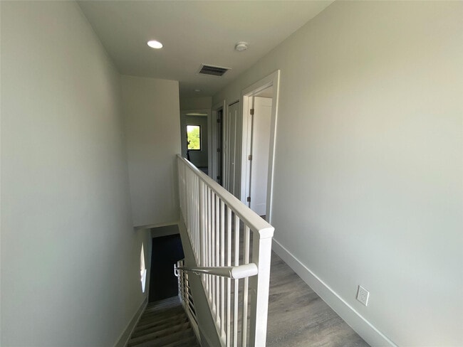 Building Photo - 5615 Polk St