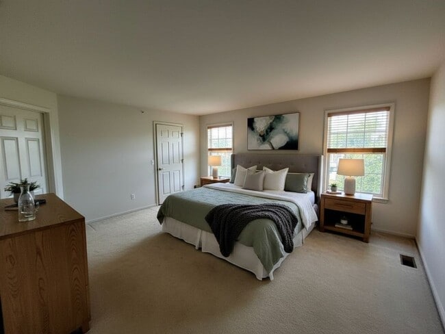 Building Photo - Barclay Way 2 Bed/2.5 Bath Condo For Rent ...