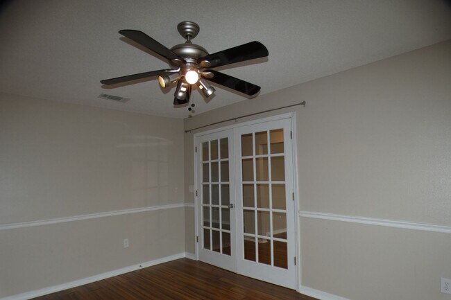 Building Photo - Spacious 4-Bedroom All Brick Home