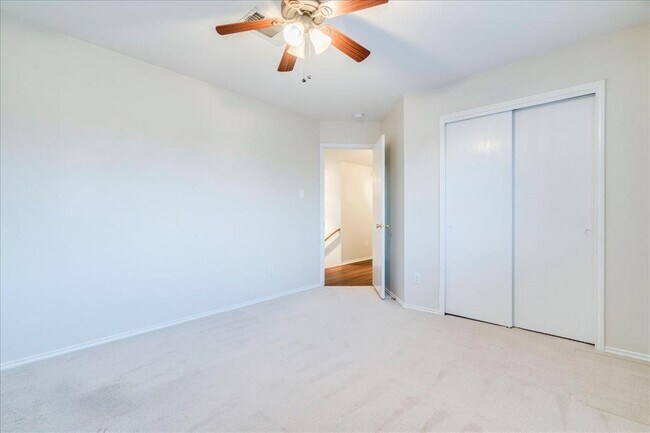 Building Photo - 267 Carolyns Way