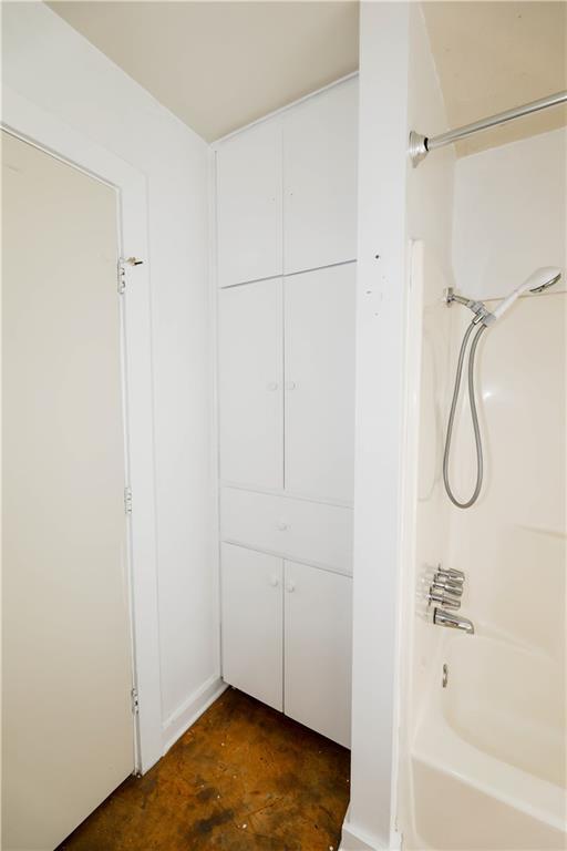 Building Photo - 1305 Lorrain St